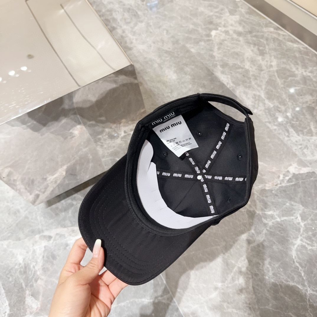 Miu Miu Caps